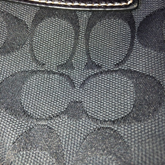 Coach Signature Collection Black Shoulder Bag - Picture 3 of 7